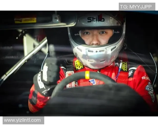 羽毛球场上的奋斗与梦想：陈娜的深度人生对话分享